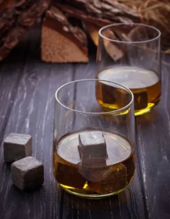 Echos 4er Whisky Steine Set Aus Granit | Wieder Verwendbar | Im Hochwertigem Stoffbeutel | -Tassenladen 219bb78da1e6b8272ee881864eda4b44