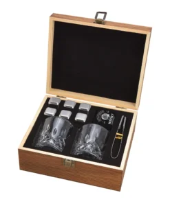 Whisky Geschenk-Set Mit 2 Gläsern, Eiswürfeln Aus Edelstahl, Zange, Samtbeutel In Einer Schönen Holzbox -Tassenladen 5eee92ca1b75f172d5308dc3dedcbc33