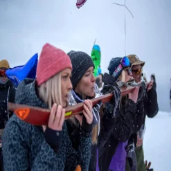 1 Schnapsglas In Ski Form Mit Bindung Und Umhängeband Der Absolute Hingucker -Tassenladen 931ef35e118c79ff1272ef3c313d2e85