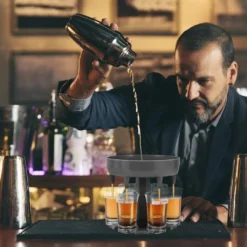 Schnapsglasspender, Schnapsglas-Spender, Shot Glas Dispenser Für Flüssigkeit/Getränke/Cocktail/Bier, Spirituosen Spender Für Cocktail-Party Barparty, Freunde Versammeln Sich -Tassenladen bdfa9ae7ca432e82b06ac4c3fe9394c7